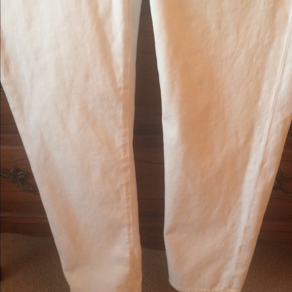 White Capri - Picture 9 of 9